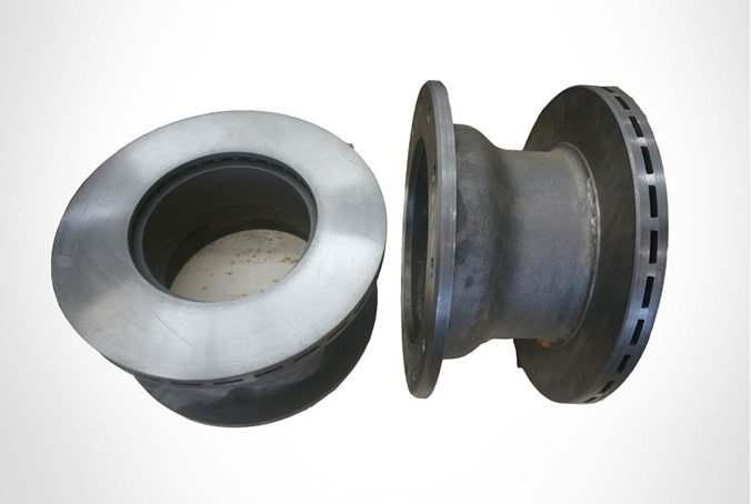 High-performance brake disc for heavy-duty industrial trucks and machinery.